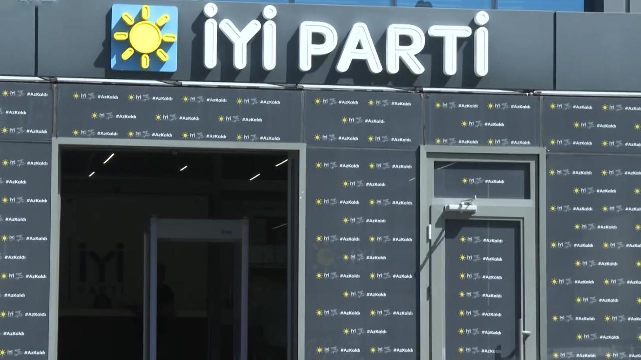 İYİ Parti'den istifa etti