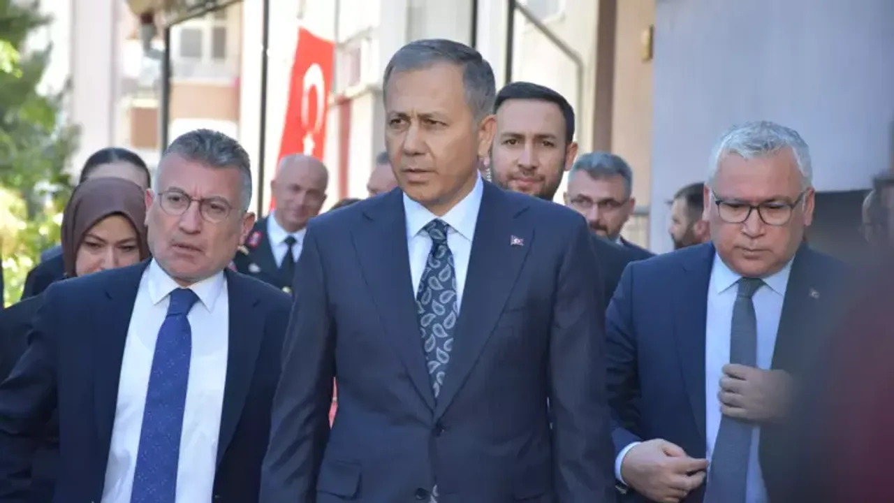 Şehit polis Şeyda Yılmaz için Bakan Yerlikaya'dan taziye ziyareti ve kararlılık mesajı