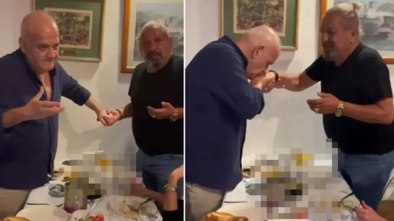 Ahmet Çakar, Erman Toroğlu'nun elini öptü!