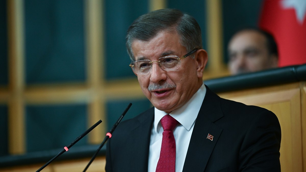 Ahmet Davutoğlu'ndan Devlet Bahçeli'ye destek