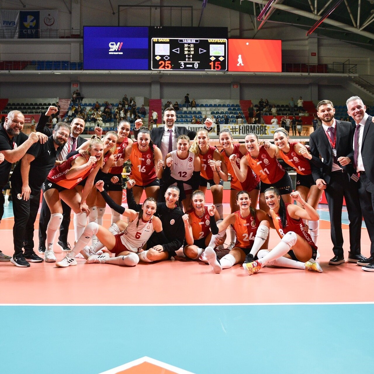 G.Saray, VakıfBank'a set vermedi!