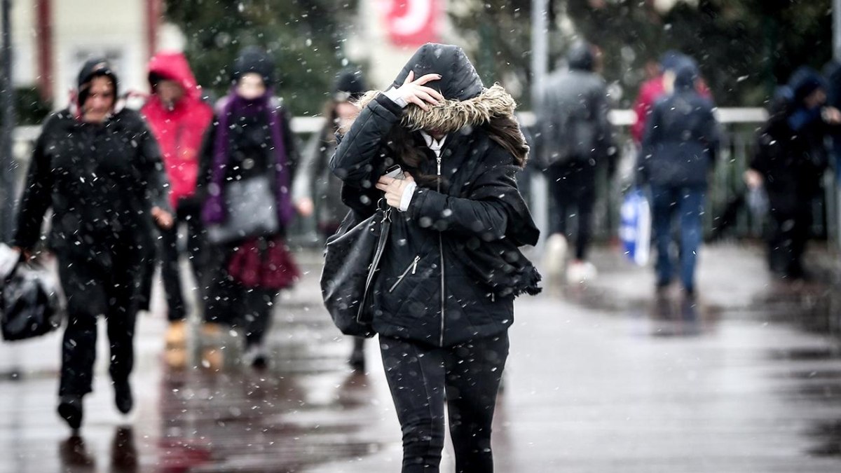 Meteoroloji 23 şehri sarı kodla uyardı: 'Aniden hava değişecek, çok kuvvetli geliyor'