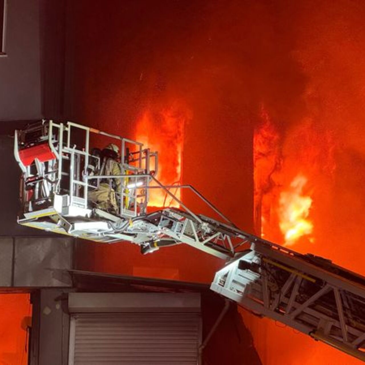 Beylikdüzü'nde fabrika yangını