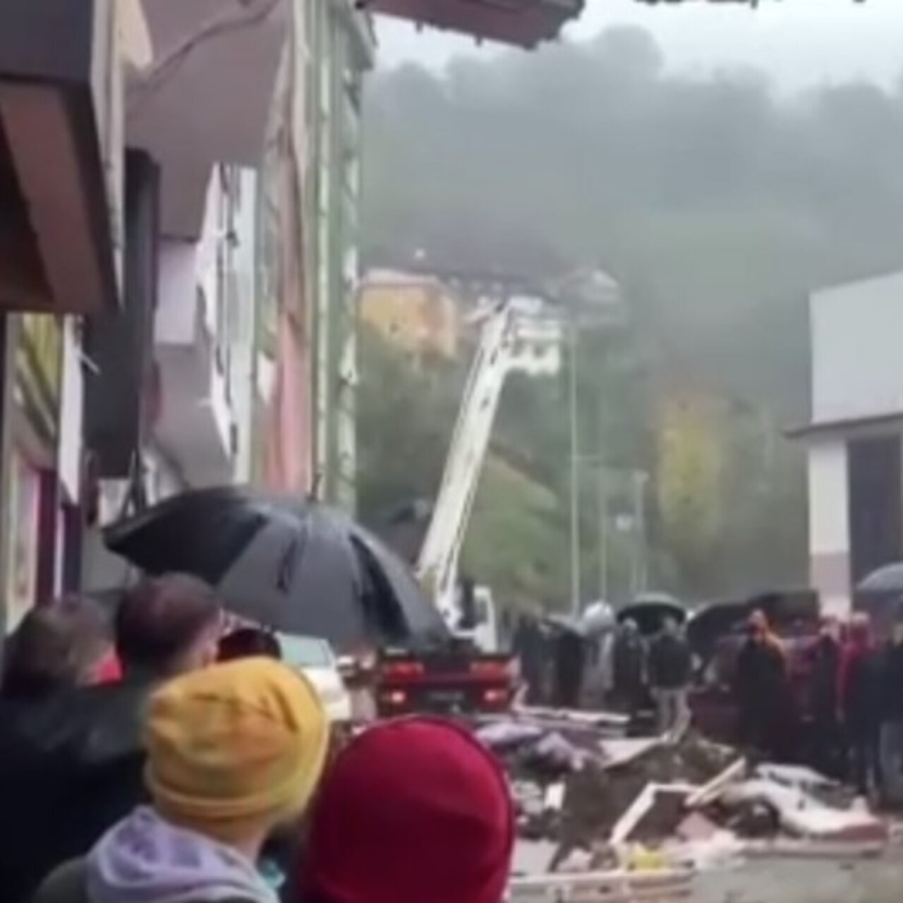 Rize'de heyelan: 1 ölü, 3 yaralı