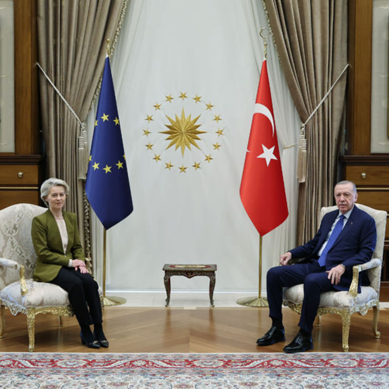 AB Komisyonu Başkanı Ankara'da
