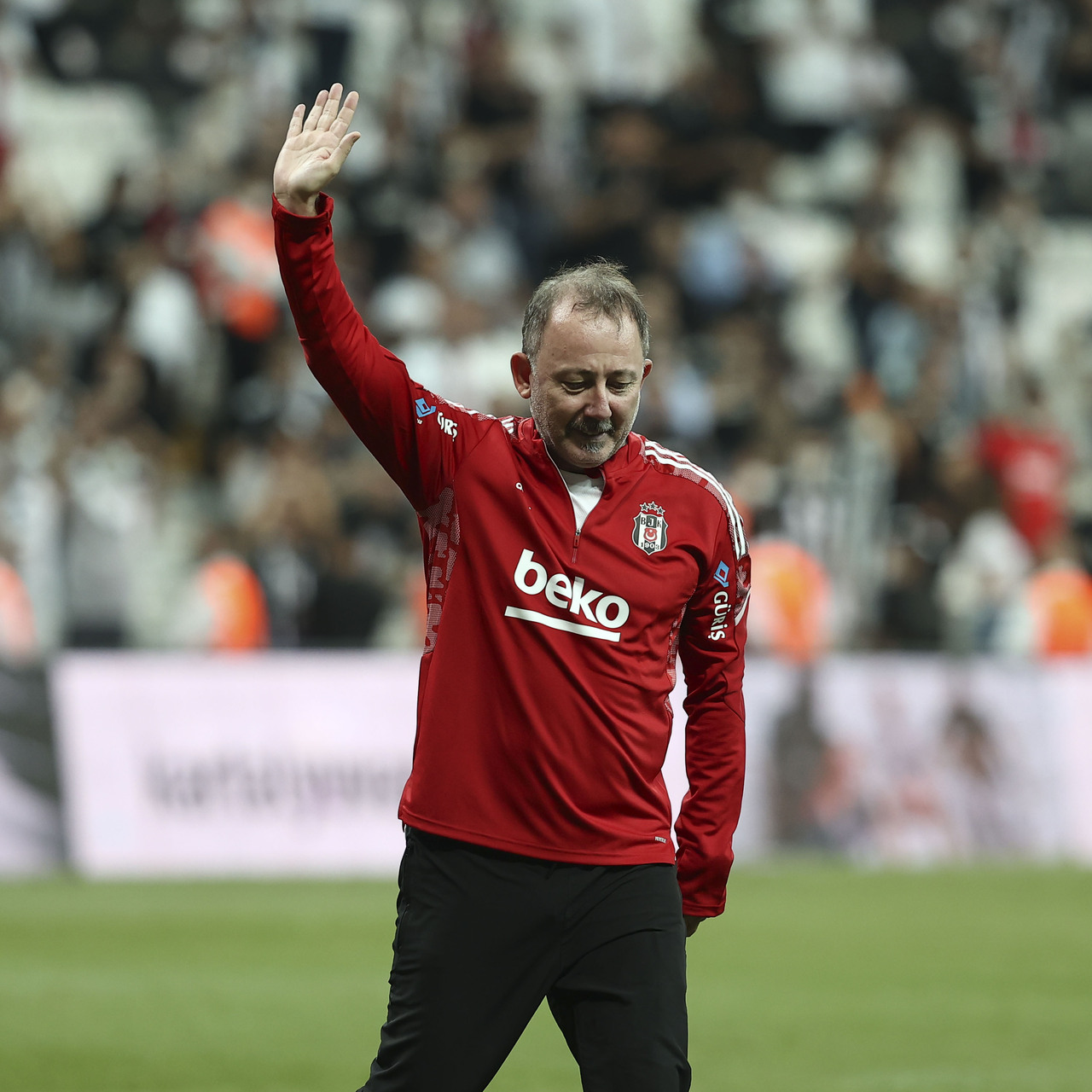 Beşiktaş'ta Sergen Yalçın harekatı!