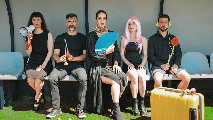Bugünün Çehov karakterleri miyiz?