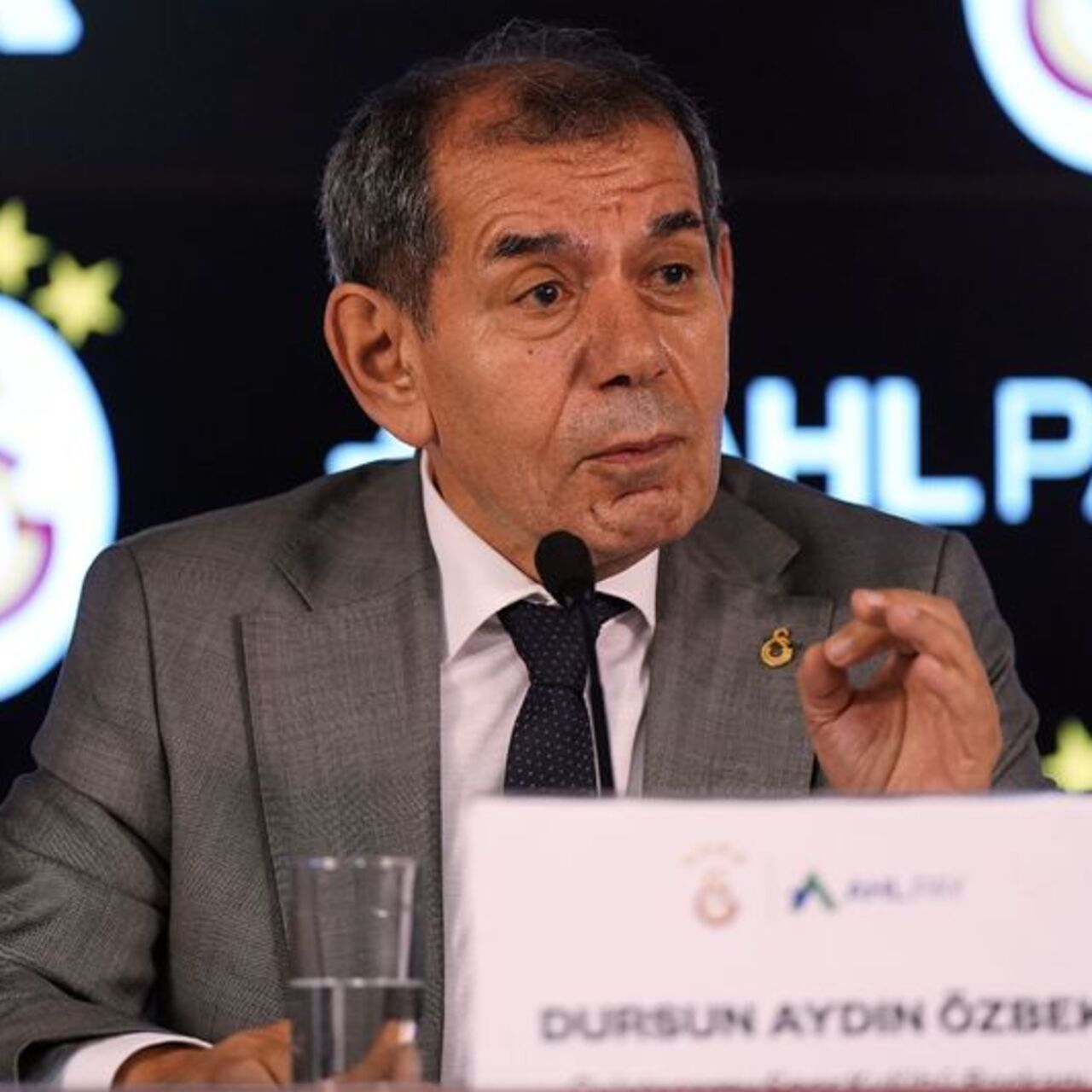 G.Saray'da kritik zirve gerçekleşti!