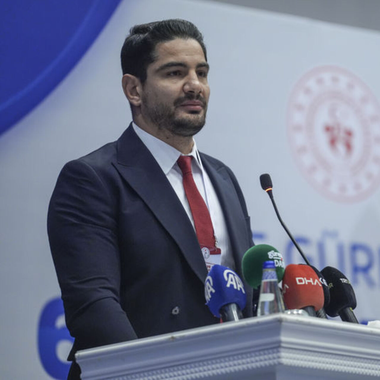 Güreş'in yeni başkanı Taha Akgül!