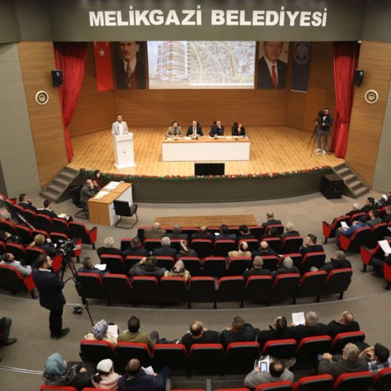 Melikgazi'de 28 aile daha ev sahibi oldu