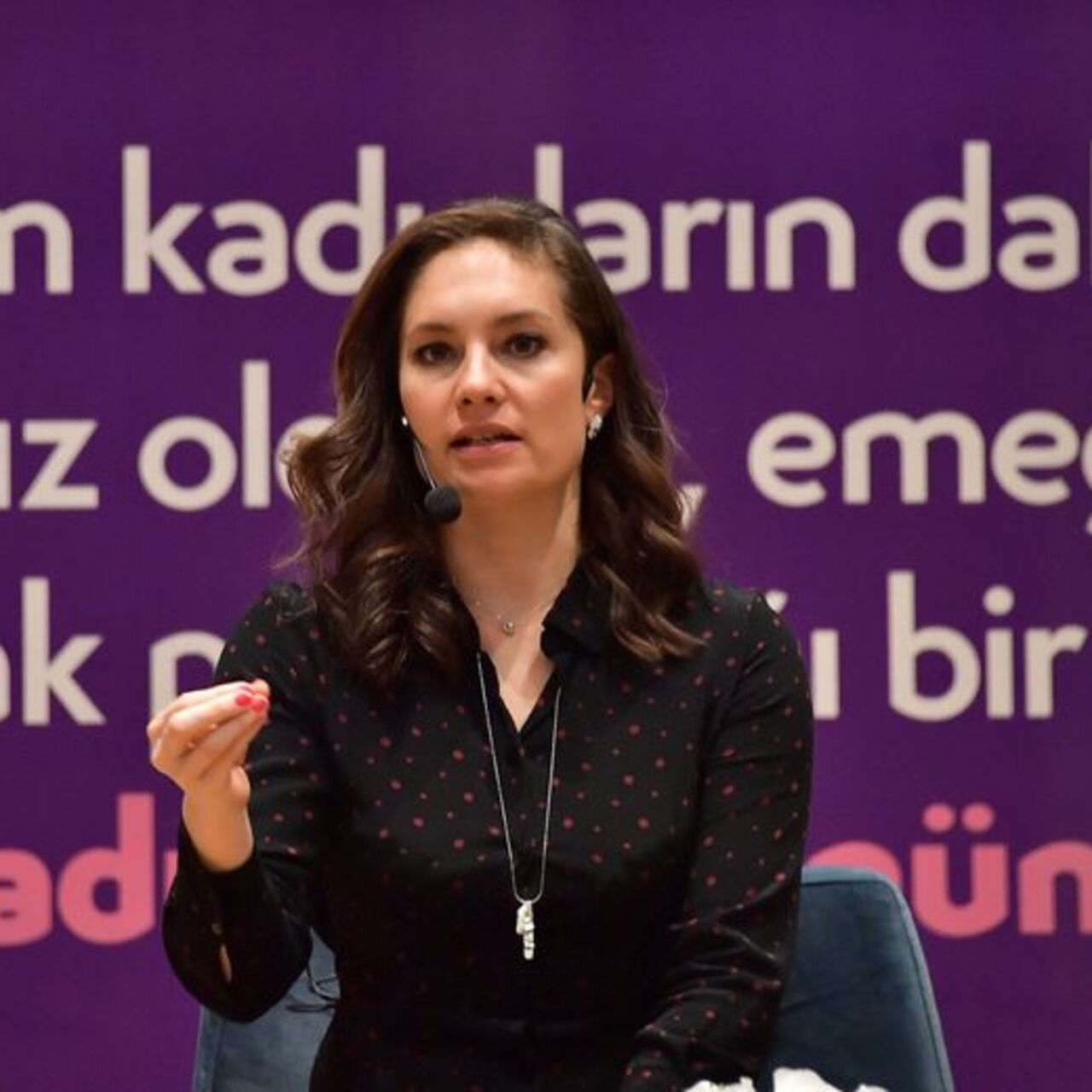 Nevşin Mengü'ye adli kontrol