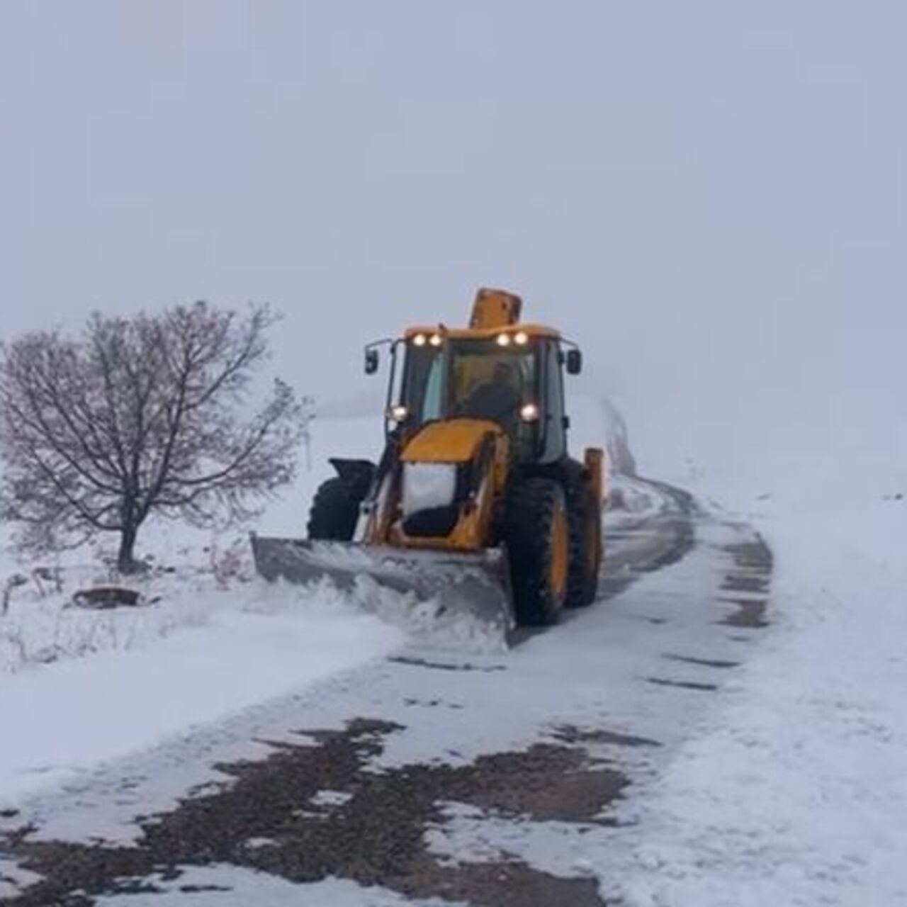 Tunceli'de 40 köy yoluna kar engeli