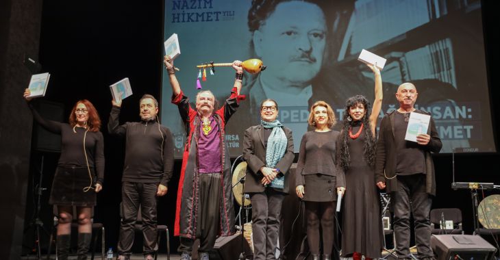 'Mavi gözlü dev' şiirlerle anıldı