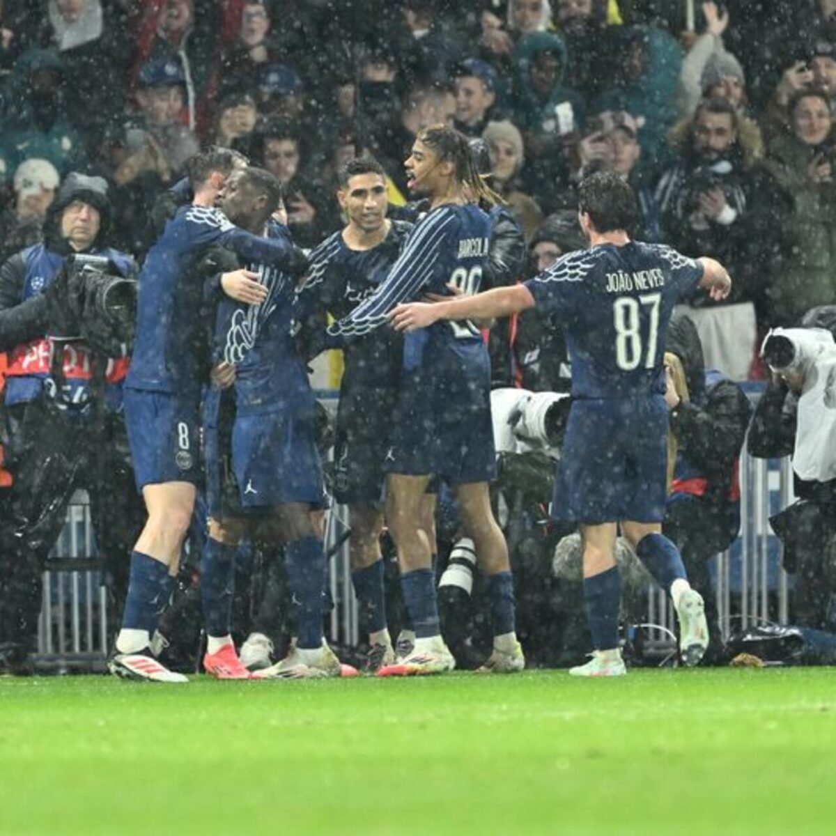 PSG evinde Manchester City'i dağıttı!