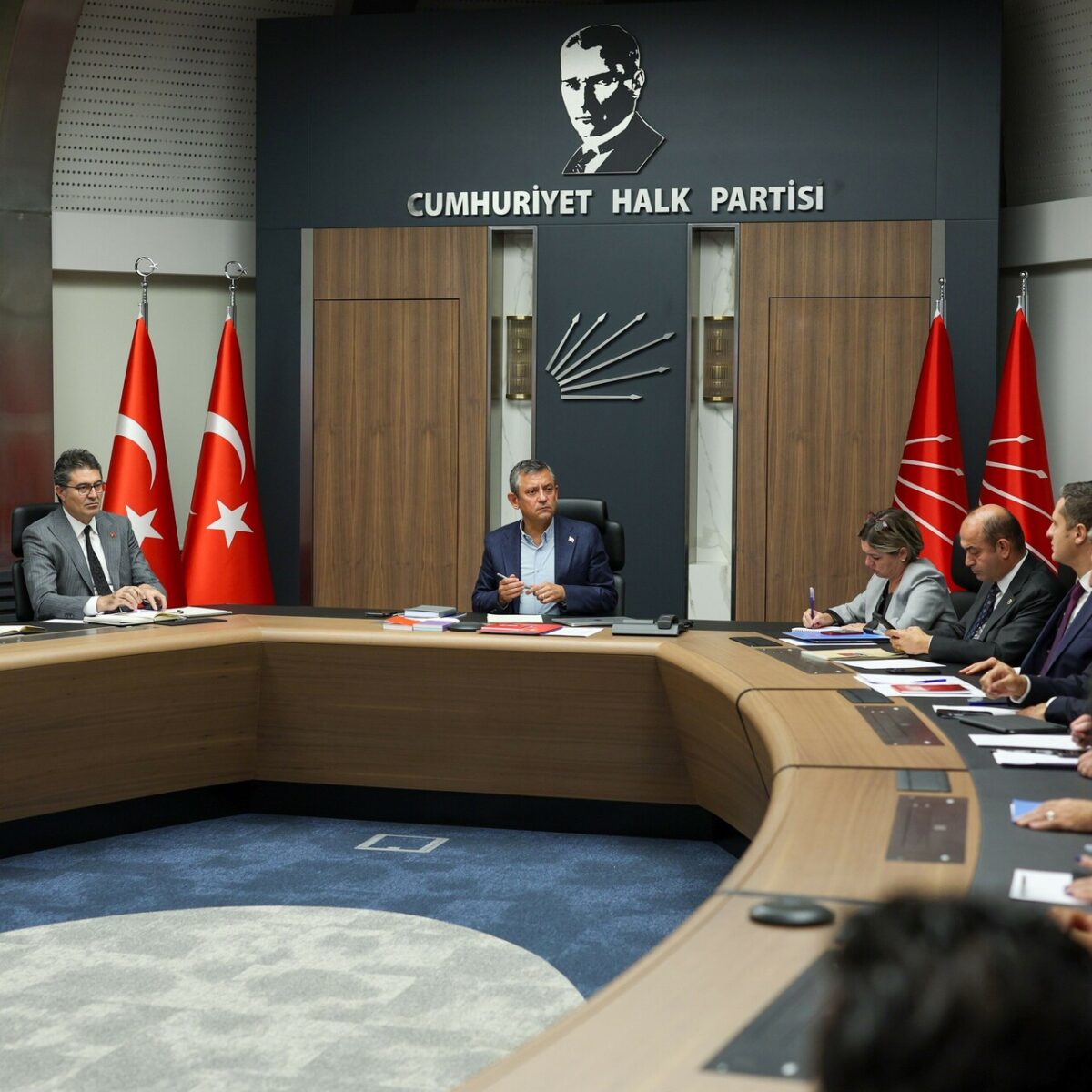 CHP, MYK'de olağanüstü toplantı