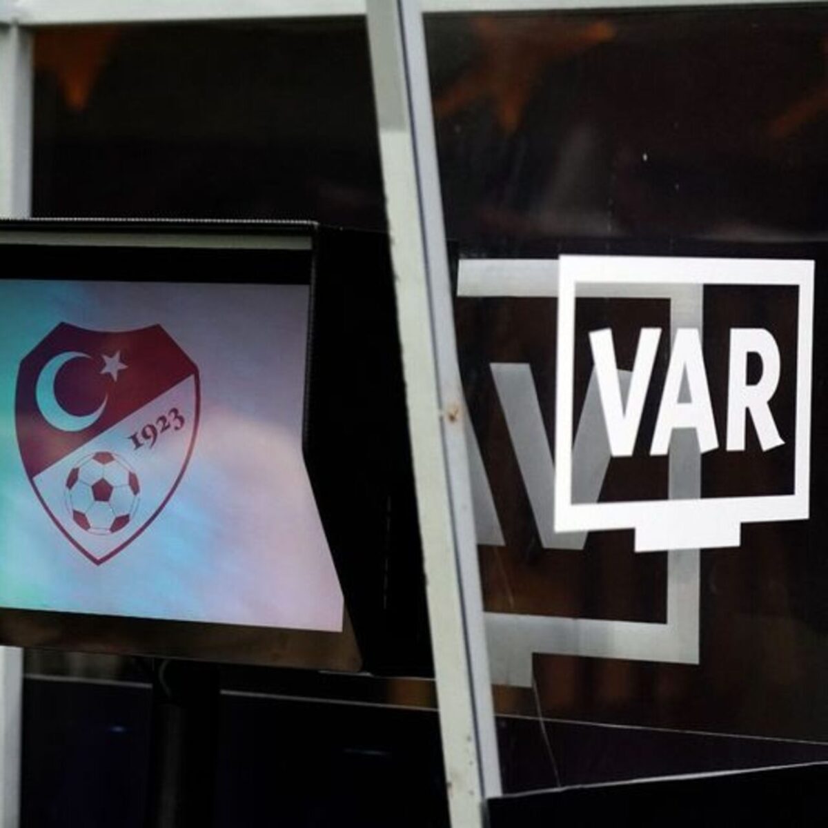Derbinin VAR hakemi belli oldu!