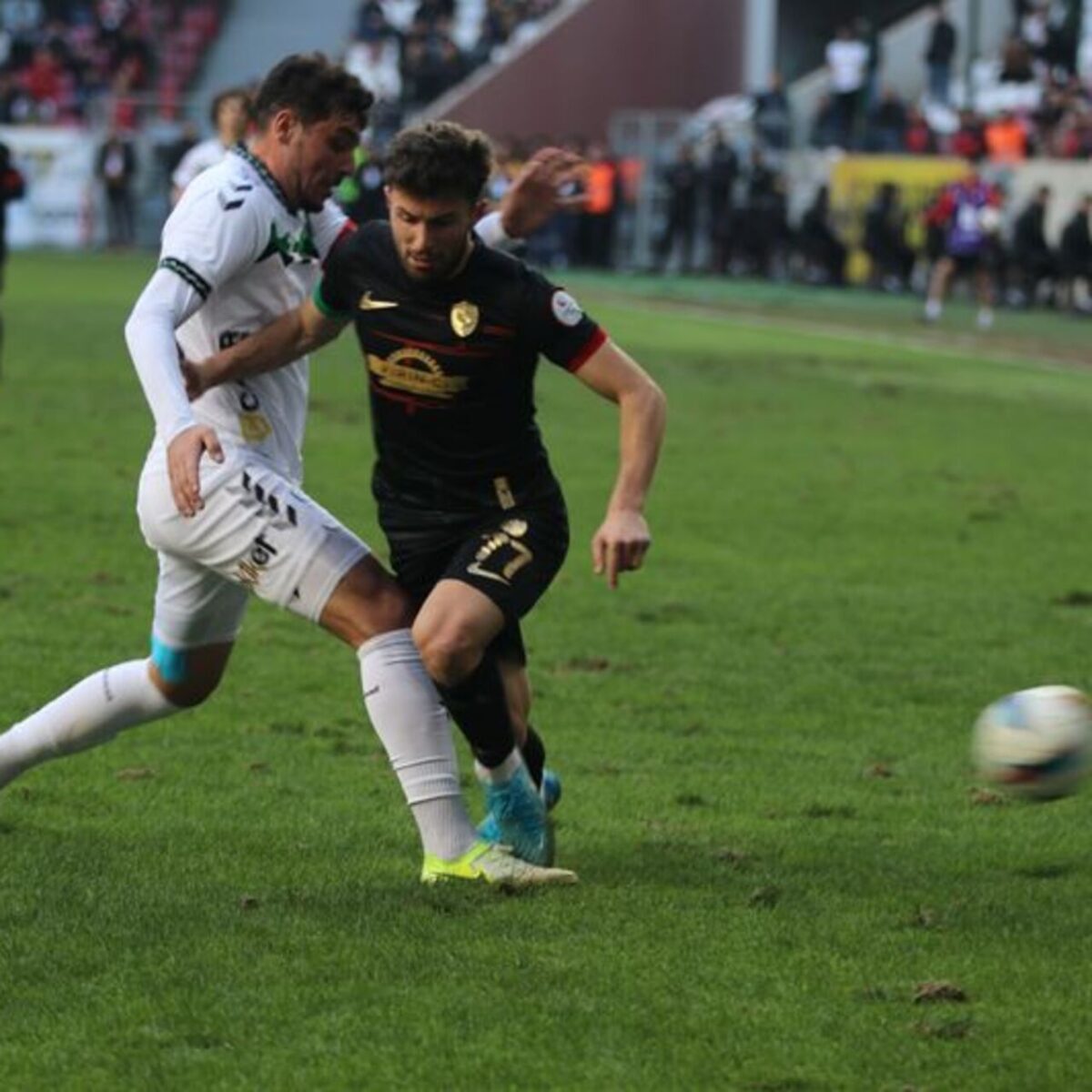 Sakaryaspor 90+6'da 1 puanı aldı!