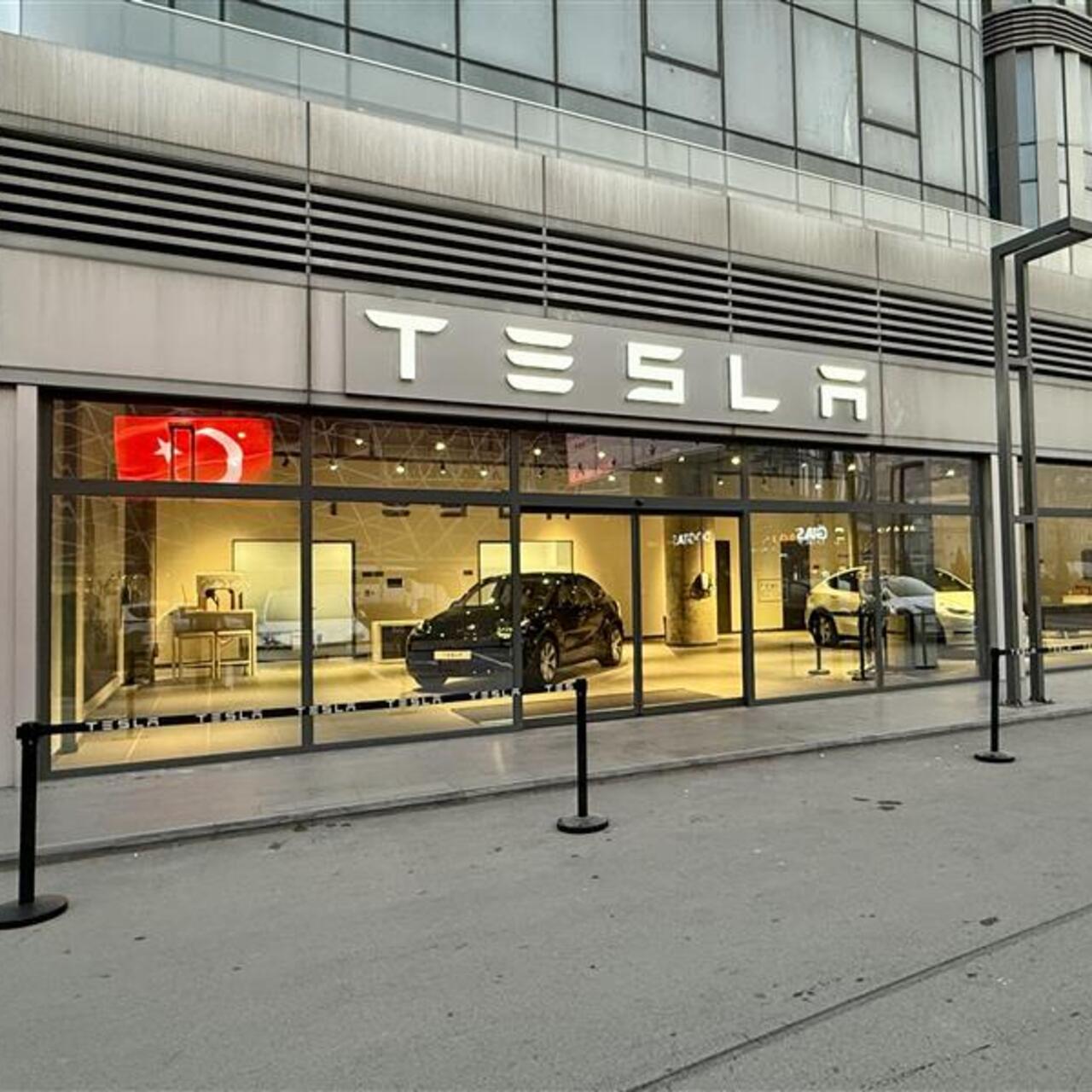 Türkiye'deki üçüncü showroomu açtı