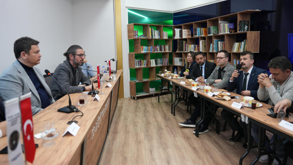 Başkan Aydın, TR Düşünce Kulübü’nün sahur programına katıldı