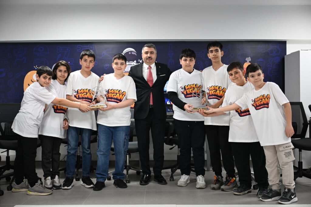 Yıldırımlı Minik Mucitlerden Çifte Kupa