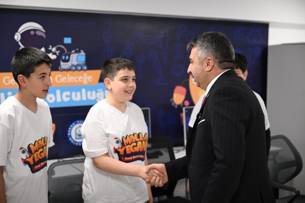 Yıldırımlı Minik Mucitlerden Çifte Kupa