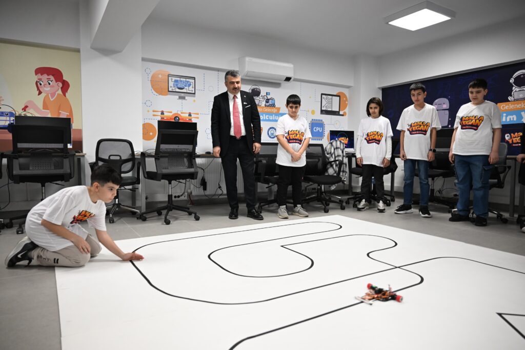 Yıldırımlı Minik Mucitlerden Çifte Kupa