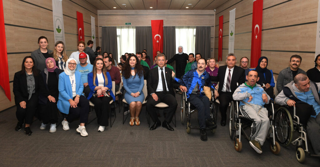 Okuma aşkı engel tanımadı