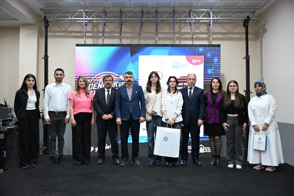 Gençler Yıldırım’da ‘Bayram’ ediyor