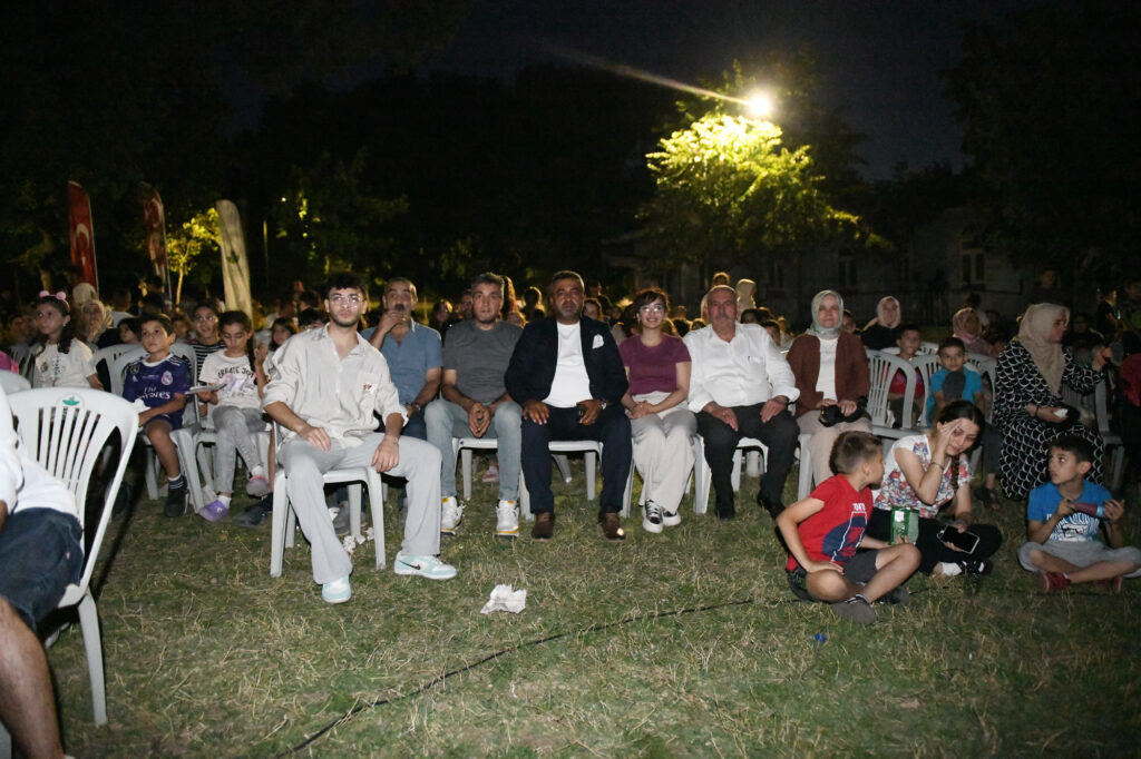 Osmangazi’de açık hava sinema keyfi devam ediyor
