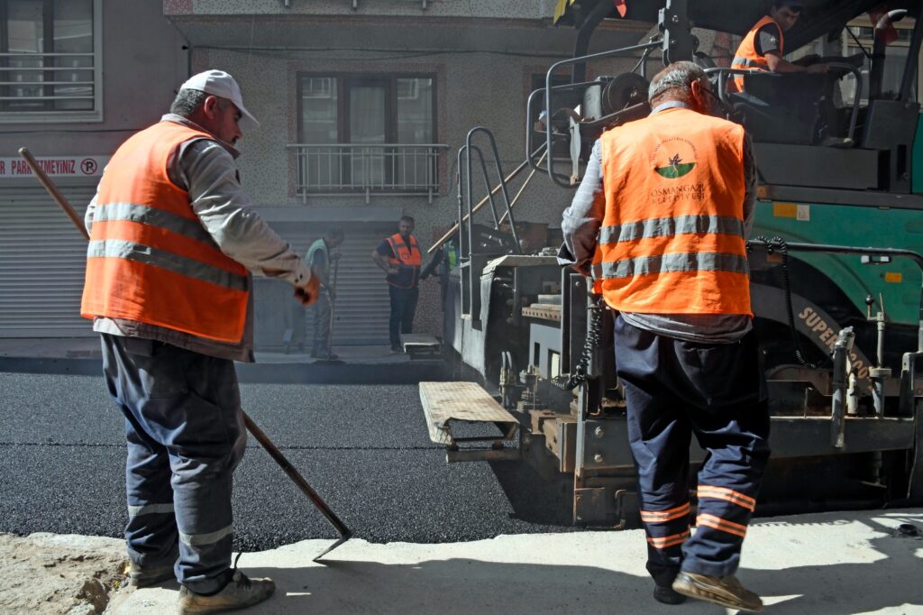 Osmangazi’de 160 ton asfalt döküldü