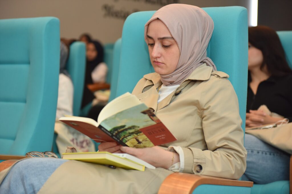 YILDIRIM'DA KİTAP TAHLİLİ PROGRAMI BAŞLADI