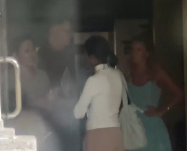 Dünya bu skandalı konuşuyor: Ünlü tatil adasında 17 erkekle birlikte yakalandı