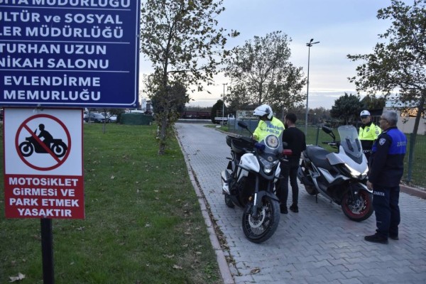 KARACABEY ATATÜRK KÜLTÜR PARKI’NA MOTOSİKLETLE GİRİŞ TAMAMEN YASAKLANDI