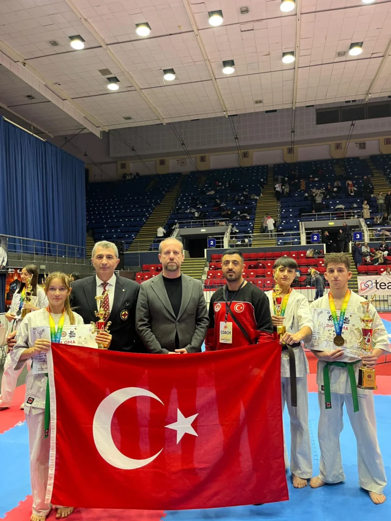 Avrupa'da Yıldırım rüzgarı