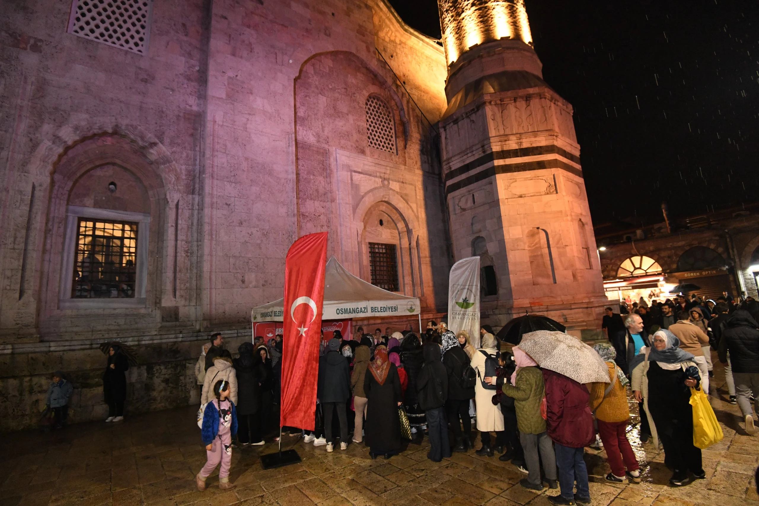 Başkan Erkan Aydın’dan Kandil Simidi İkramı