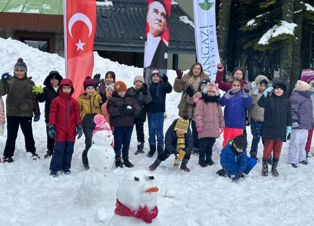Osmangazi’de Çocuklar Kış Neşesiyle Buluştu