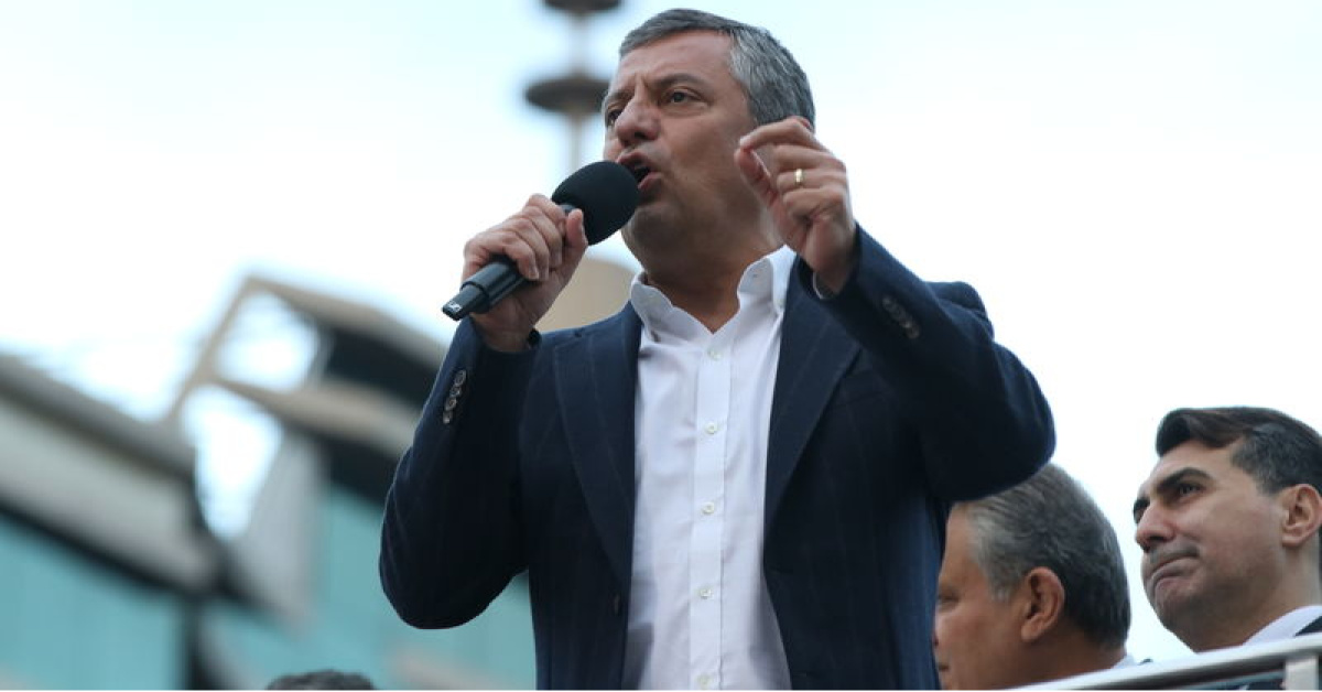 CHP lideri Özel İzmit'te konuşuyor