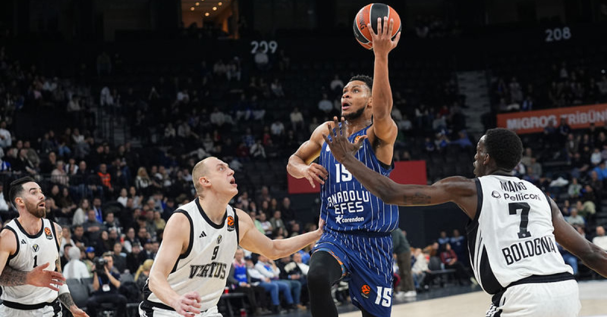 Efes, EuroLeague'de seriye bağladı!