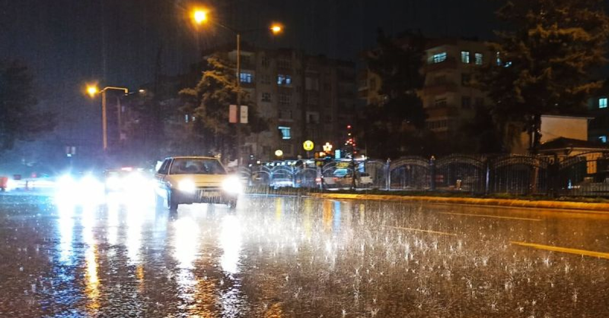 Şanlıurfa'da eğitime "sağanak" molası