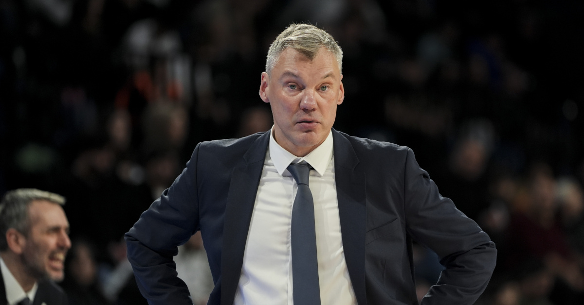 Sarunas Jasikevicius, Dubai'de mahsur kaldı!