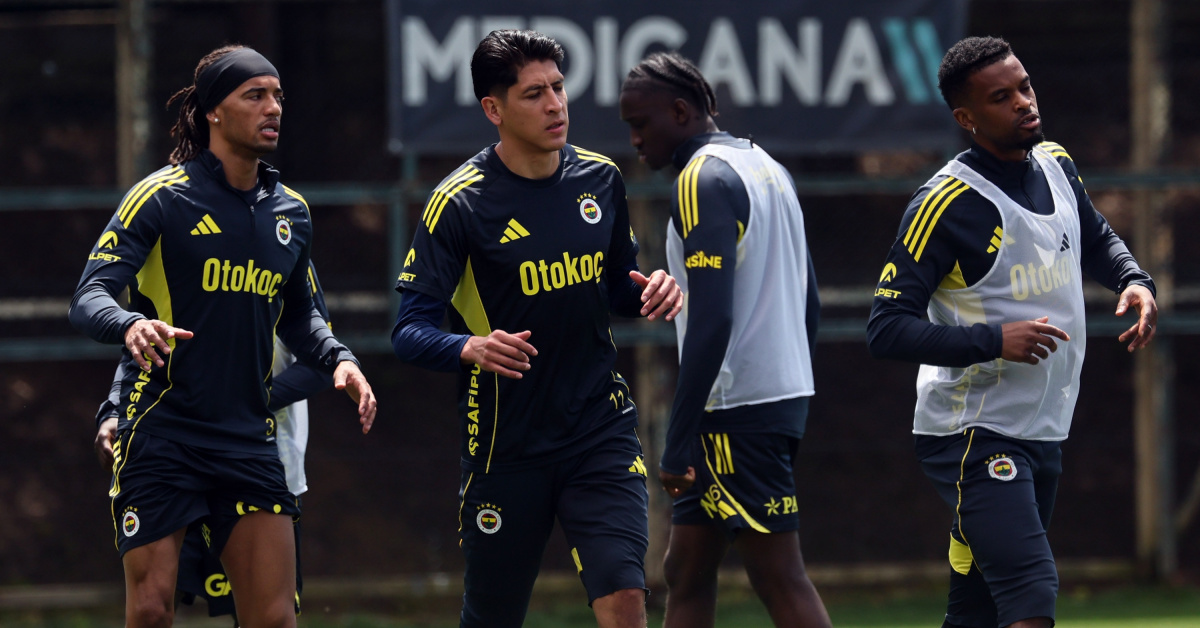 Fenerbahçe'de Alvarez takımla çalıştı!